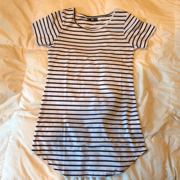 Dresses & Skirts - Stripped dress